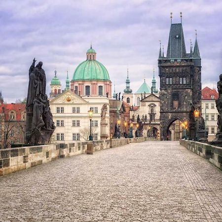 Quiet Apartment With Balcony Charles Bridge Praag Buitenkant foto